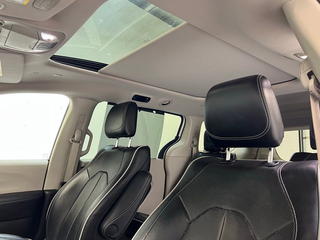 Used 2023 Chrysler Pacifica Limited image 28