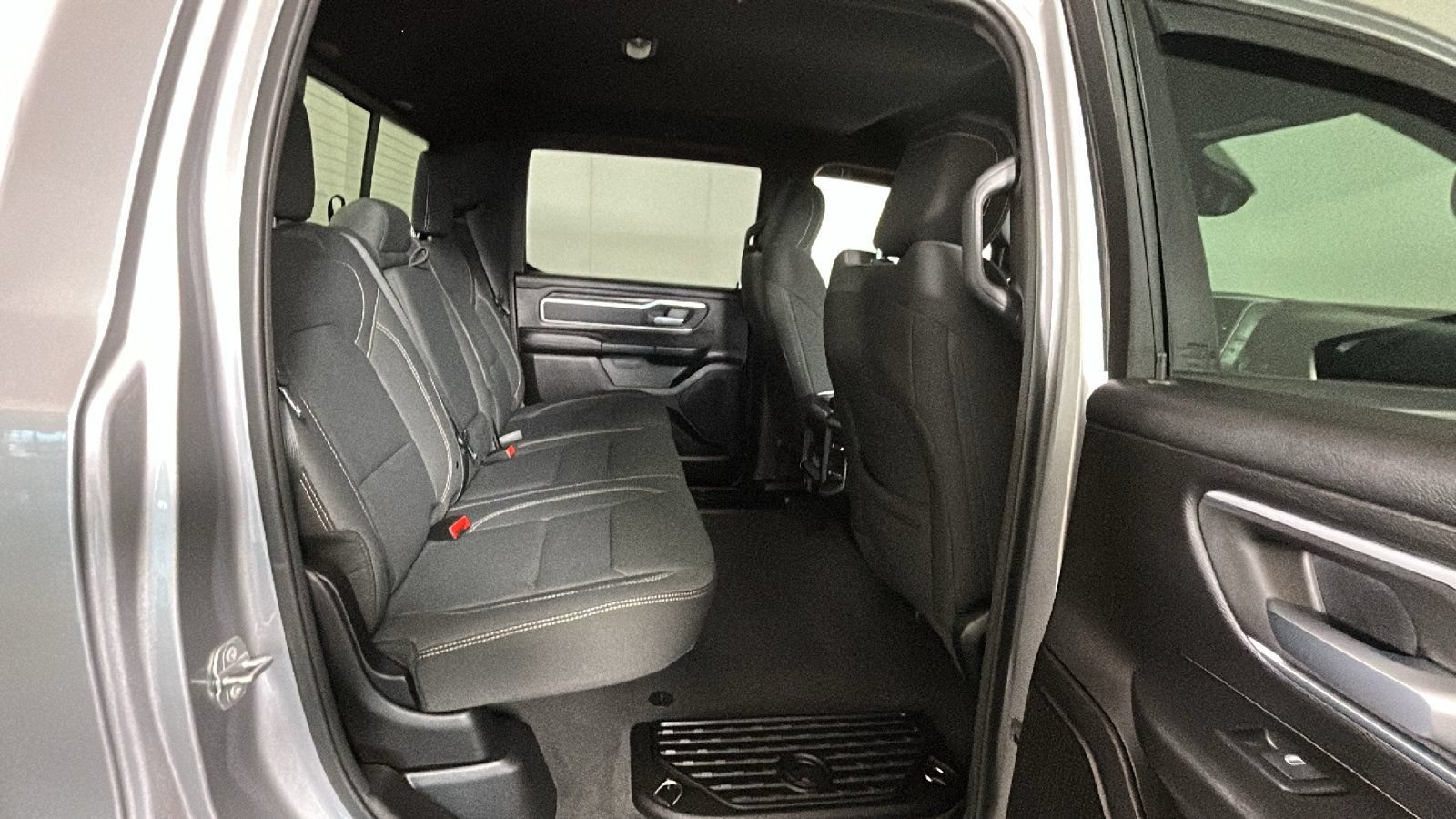 Used 2022 RAM 1500 Big Horn AWD/4WD image 34
