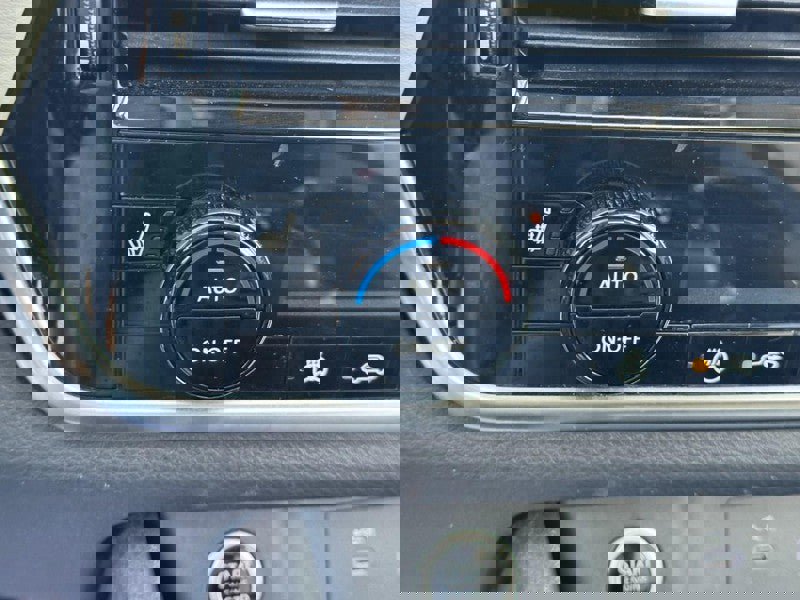 Used 2023 Nissan Rogue SV w/ SV Premium Package image 23