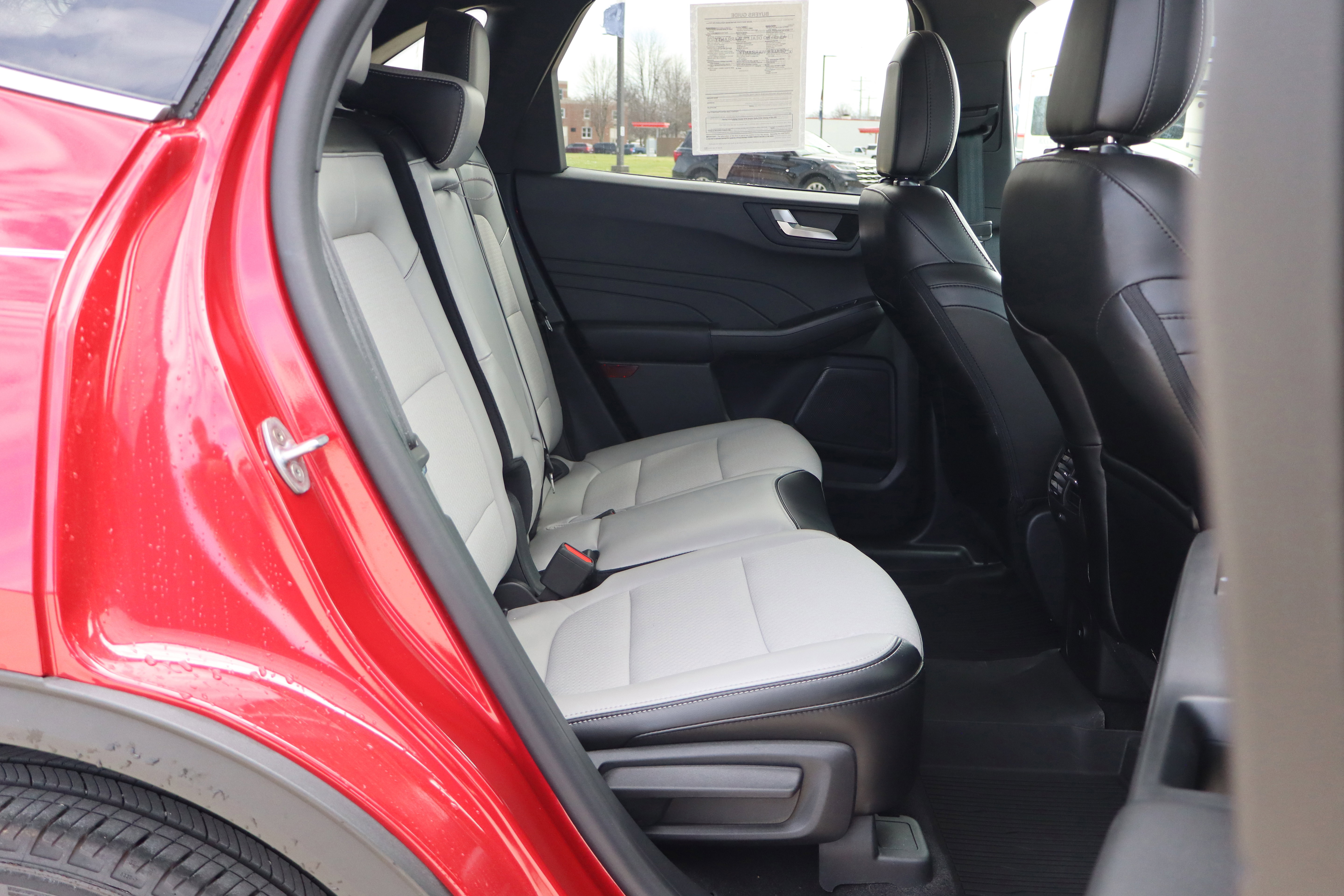 Used 2025 Ford Escape SE image 12