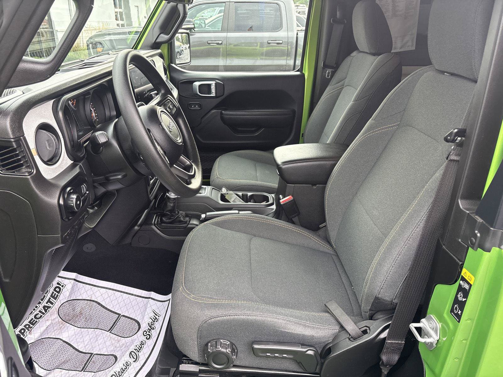 Used 2025 Jeep Wrangler Sport AWD/4WD image 9