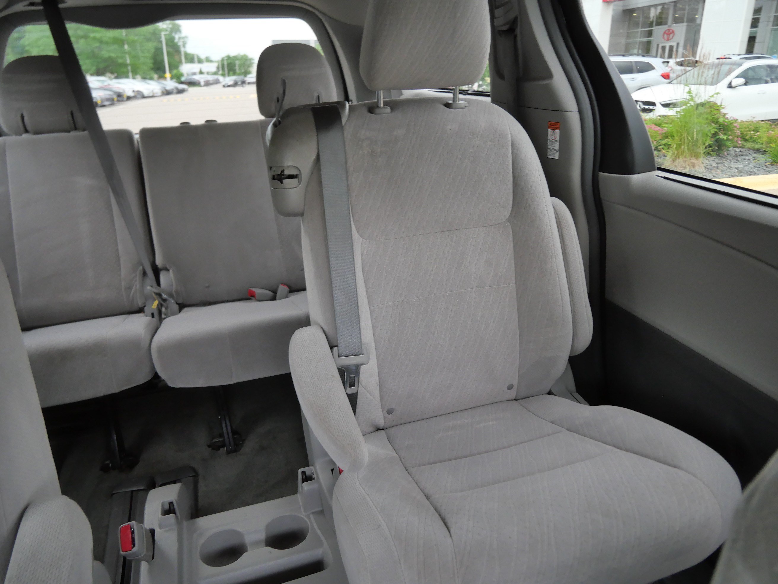 Used 2016 Toyota Sienna LE FWD image 14
