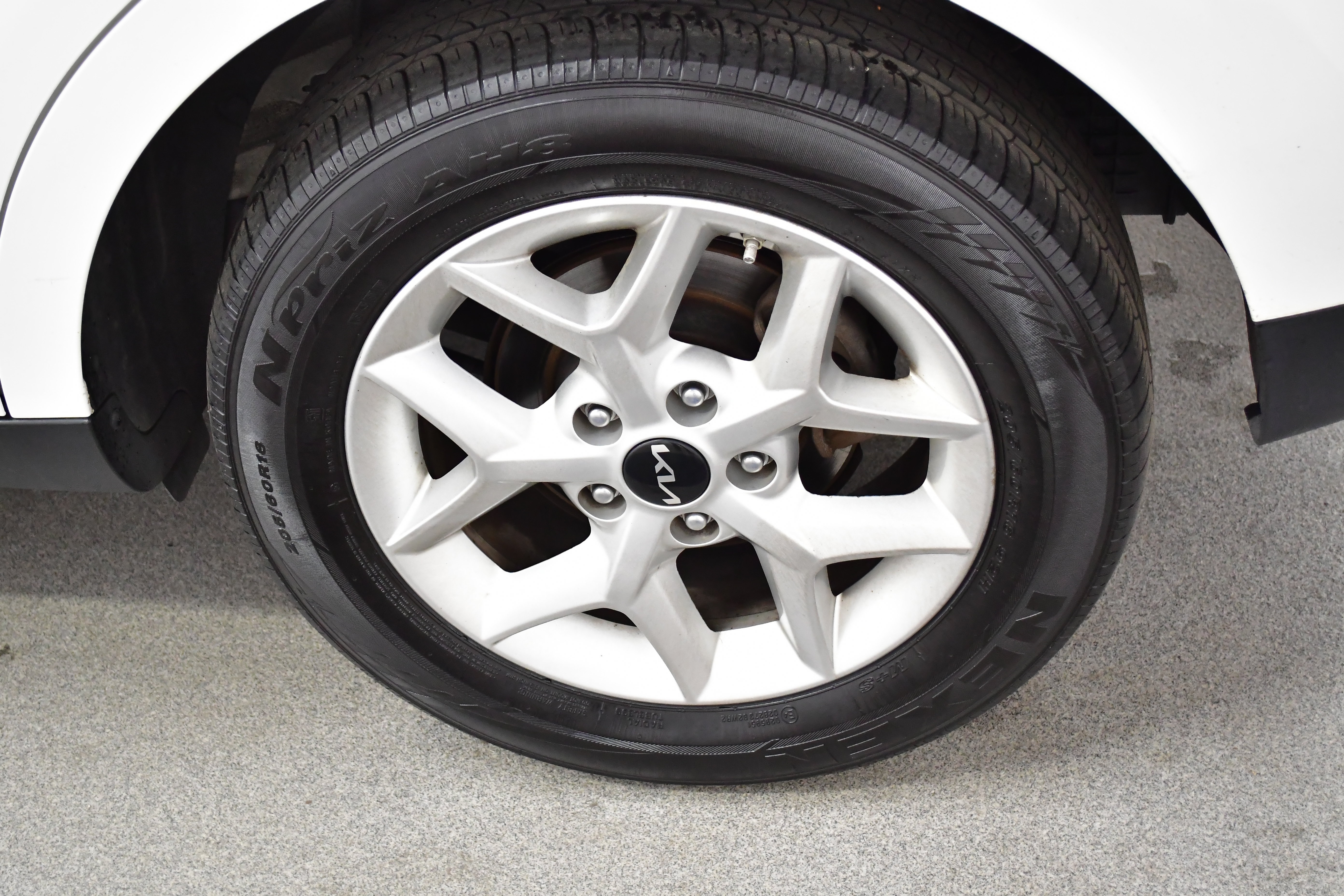 Used 2024 Kia Soul LX w/ Option Group 015 FWD image 33