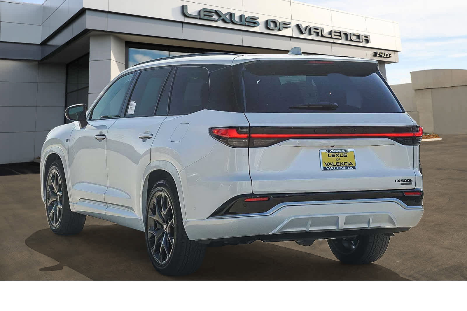 New 2026 Lexus TX 500h AWD image 2