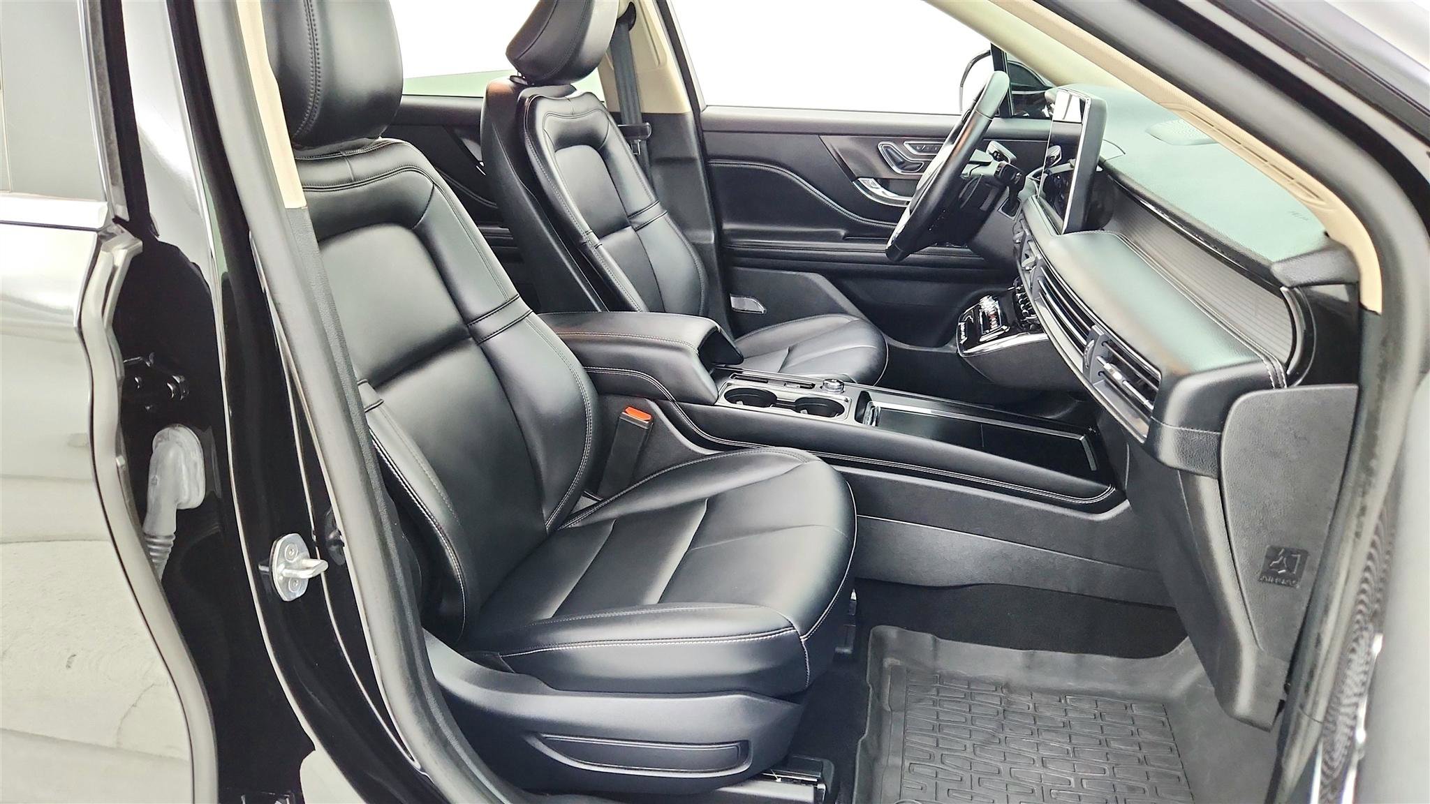 Used 2025 Lincoln Corsair FWD image 40