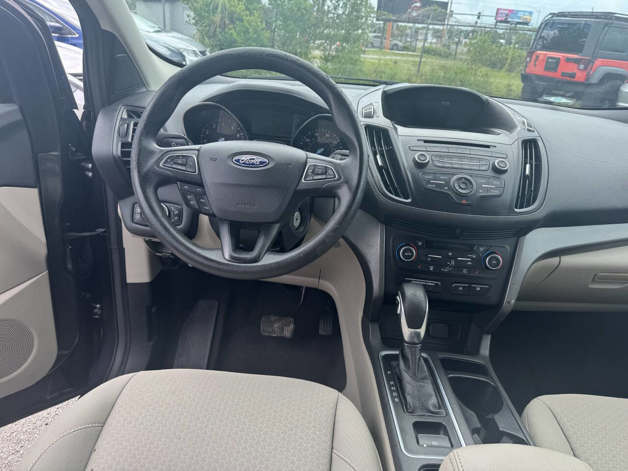 Used 2018 Ford Escape SE image 9