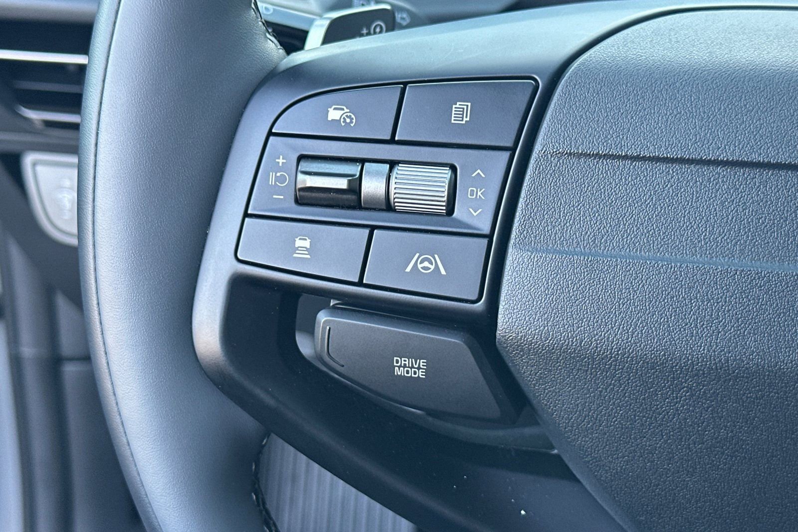 Used 2025 Kia EV6 Light image 37