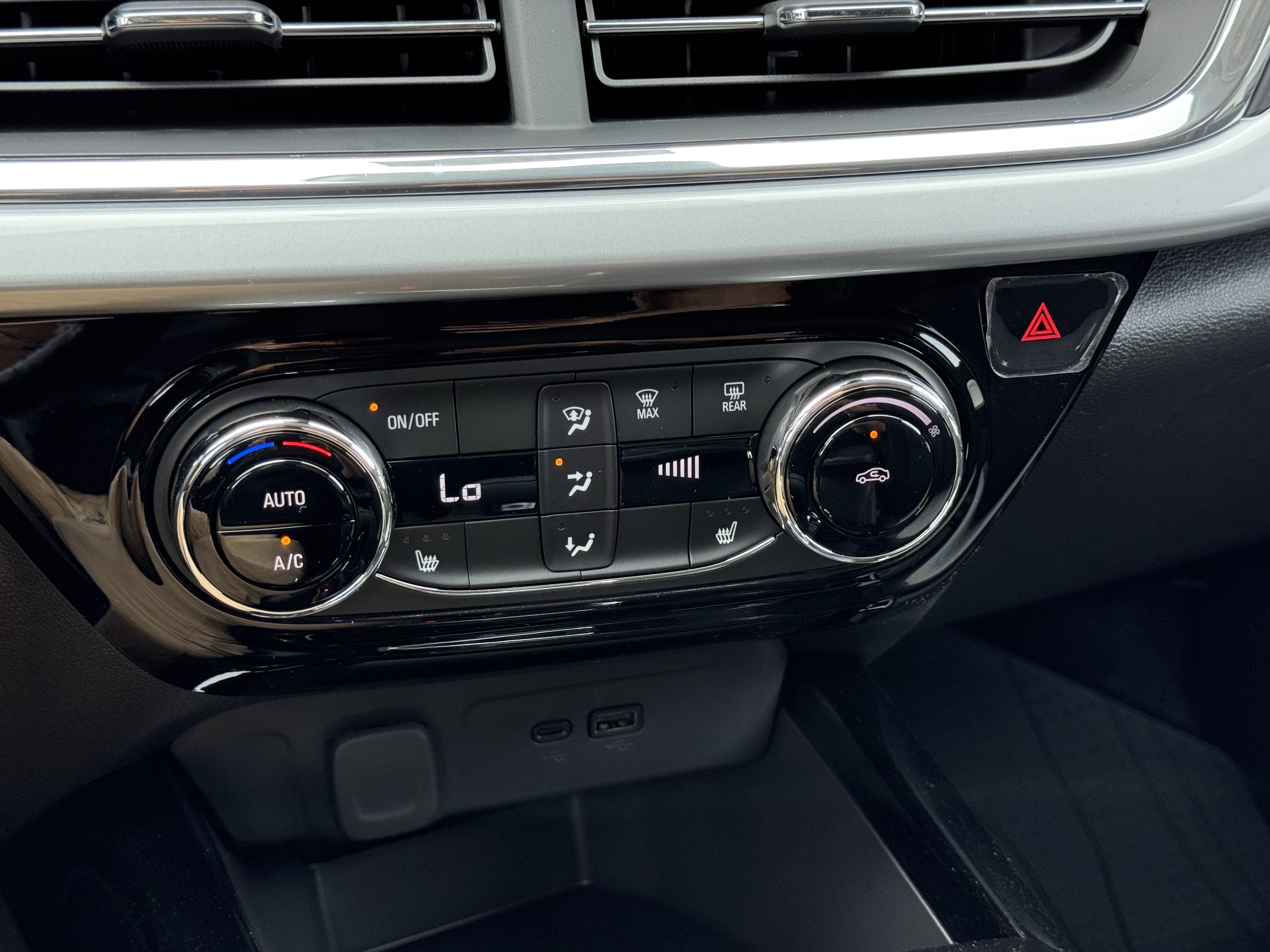 New 2026 Chevrolet Trax LT w/ Driver Confidence Package FWD image 22