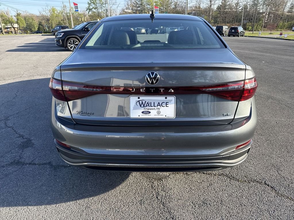 Used 2025 Volkswagen Jetta SE image 5