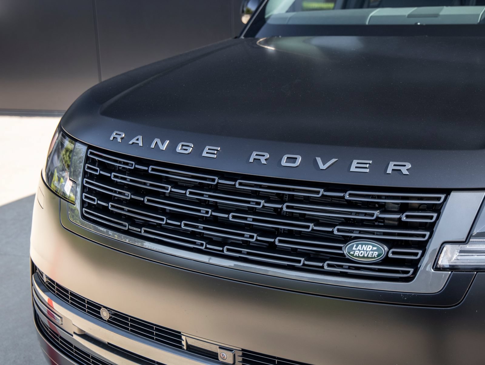 Used 2025 Land Rover Range Rover SE AWD/4WD image 16