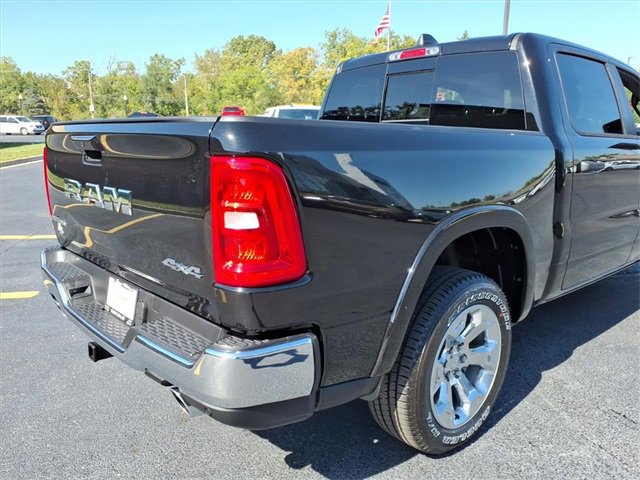 New 2026 RAM 1500 4x4 Crew Cab image 5