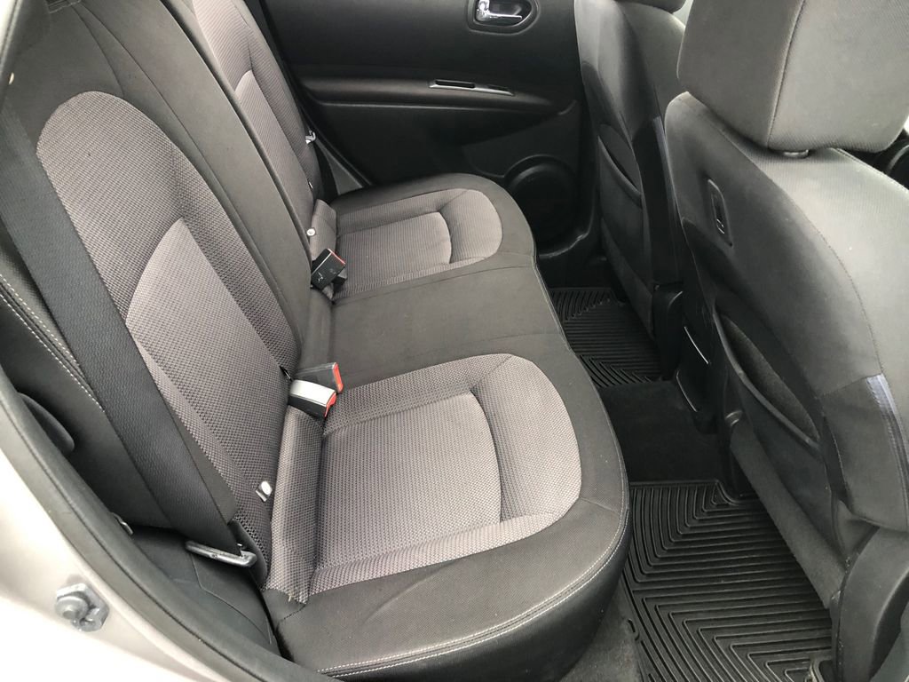 Used 2013 Nissan Rogue SV w/ Premium Pkg image 26