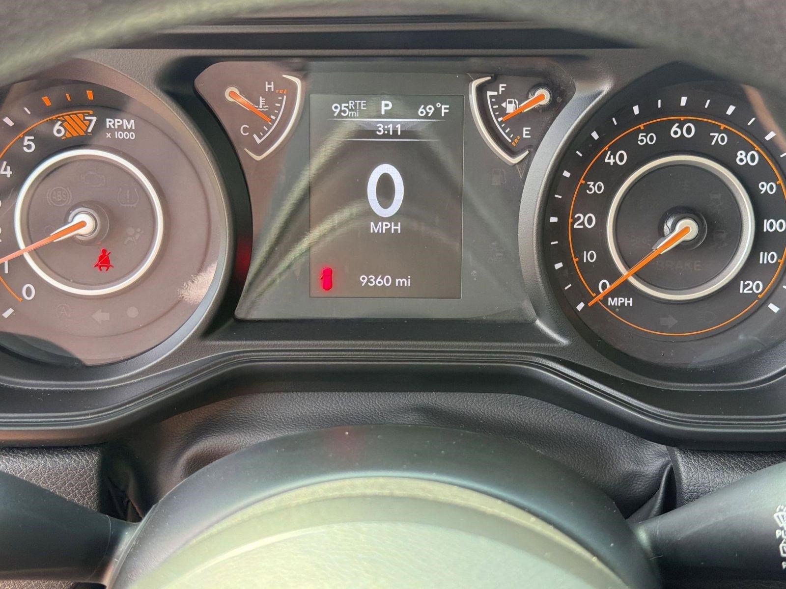 Used 2025 Jeep Wrangler Sport AWD/4WD image 17