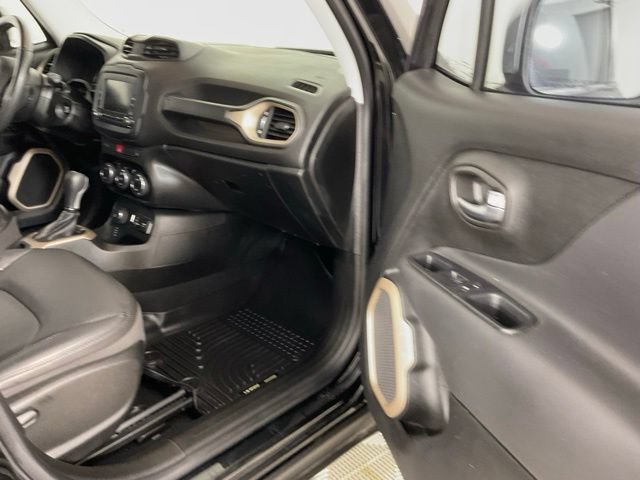Used 2017 Jeep Renegade Limited AWD/4WD image 16