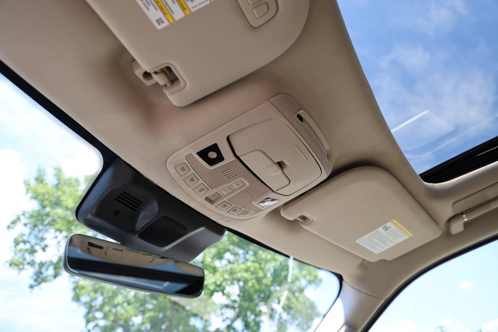 Used 2023 Lincoln Navigator Reserve AWD/4WD image 7