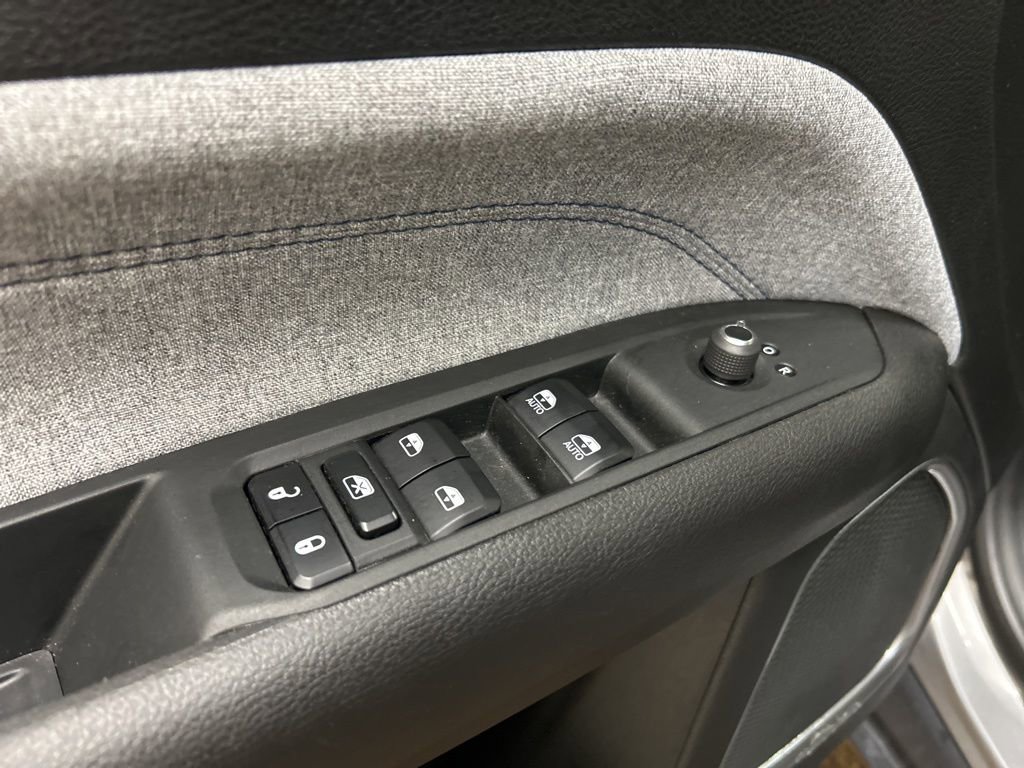 Used 2024 Jeep Compass Sport image 25