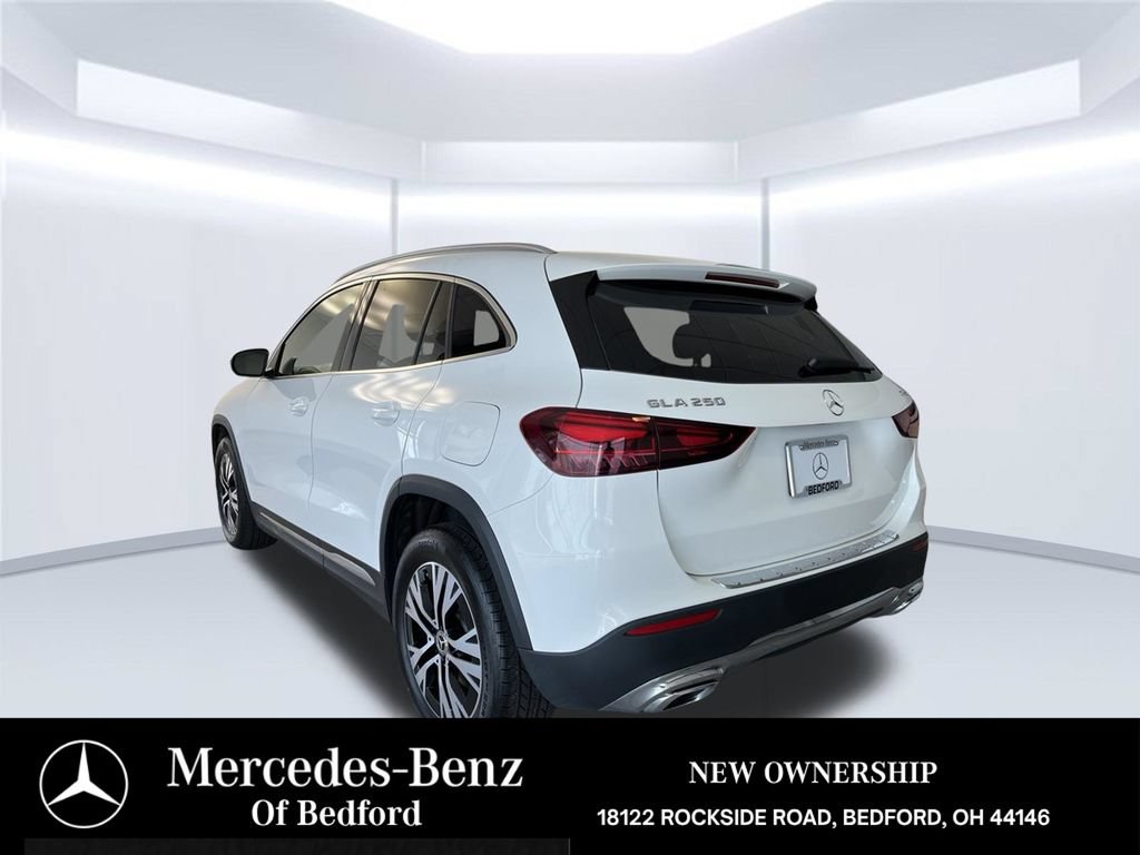 Used 2025 Mercedes-Benz GLA 250 4MATIC image 3