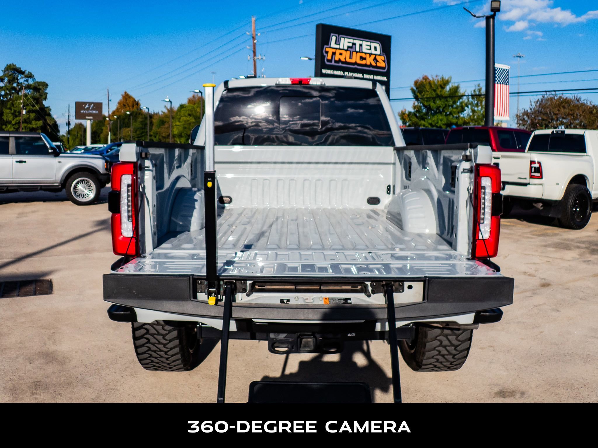 Used 2025 Ford F250 Platinum image 8