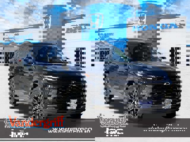 Used 2025 Chevrolet Trax ACTIV w/ Driver Confidence Package image 1