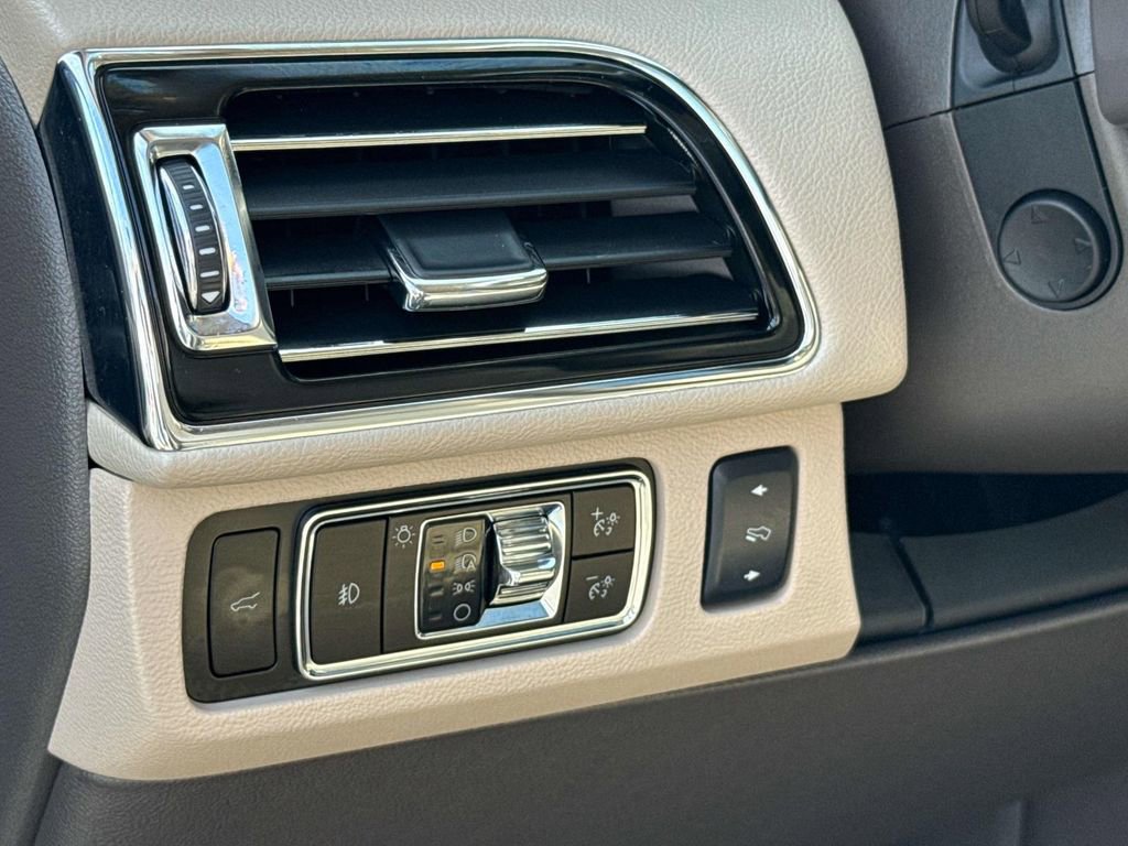 Certified 2023 Lincoln Navigator Reserve image 28