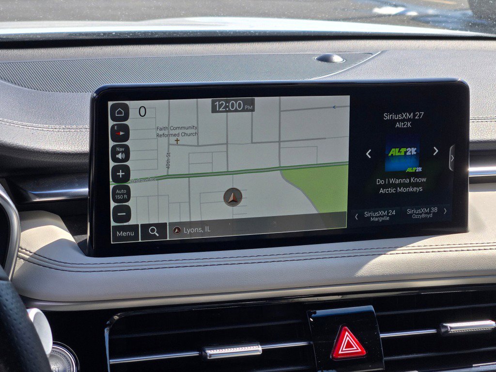 Used 2025 Genesis G70 2.5T image 24