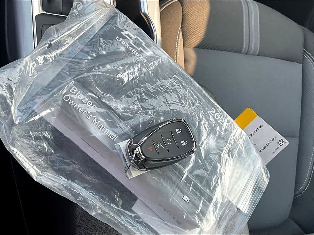 Used 2024 Chevrolet Blazer LT w/ Convenience Package AWD/4WD image 37