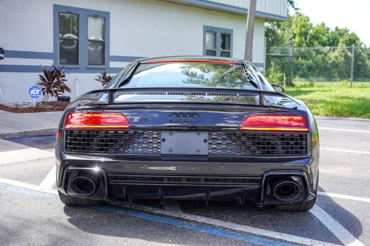 Used 2020 Audi R8 V10 w/ Carbon Exterior Package AWD/4WD image 5