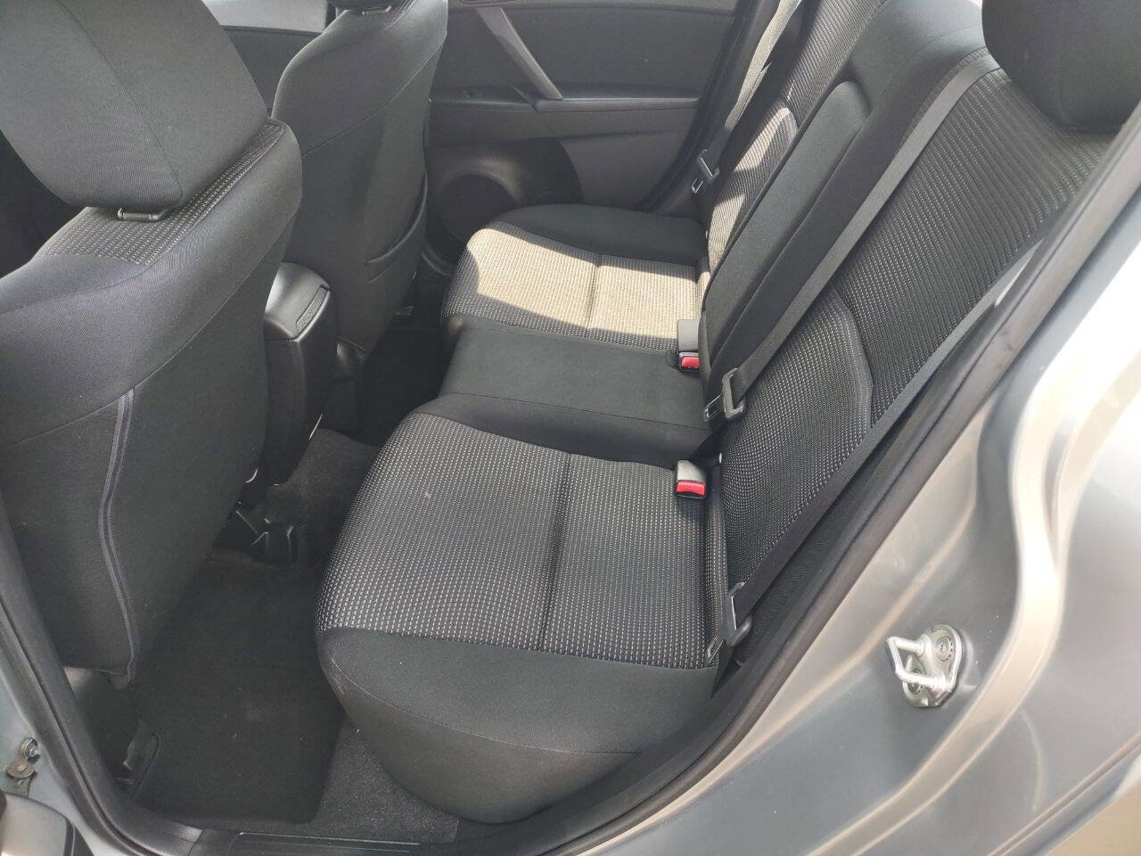 Used 2012 MAZDA MAZDA3 i Touring FWD image 14