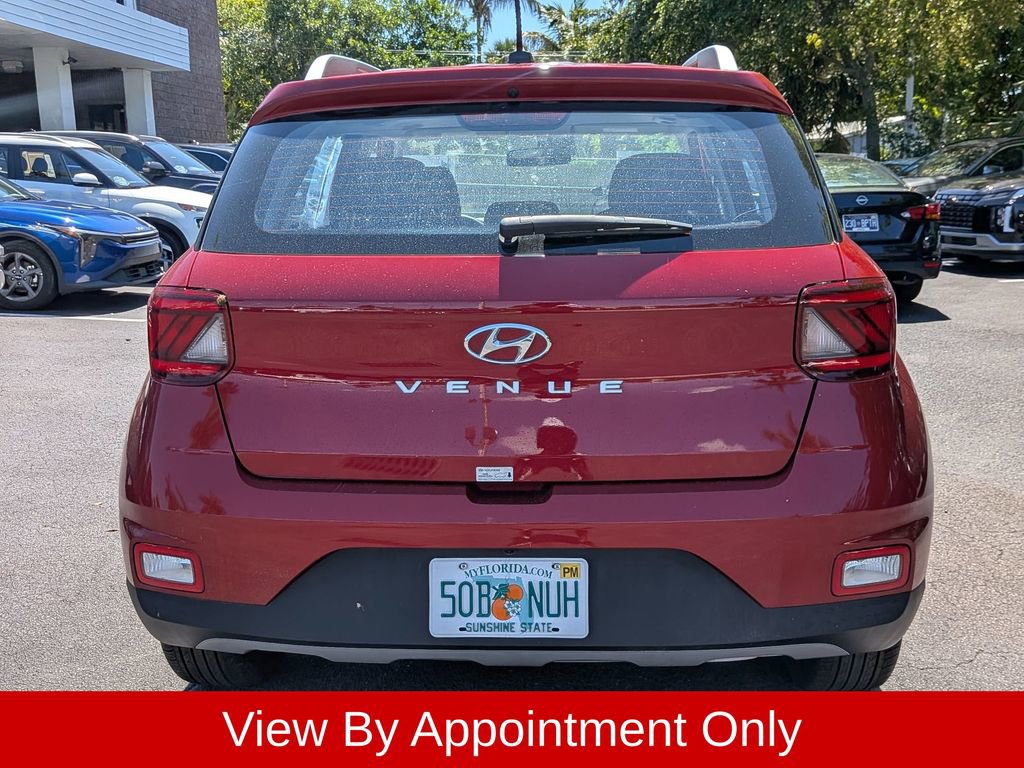 Used 2025 Hyundai Venue SEL FWD image 7