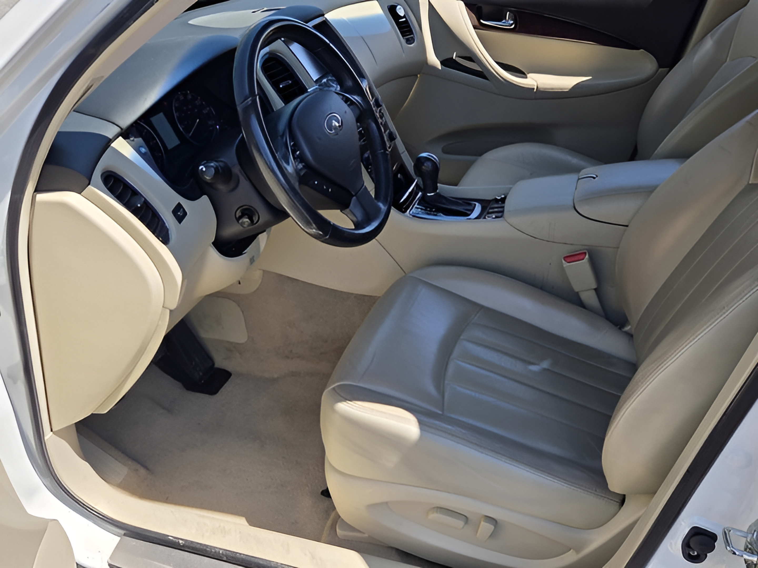 Used 2017 INFINITI QX50 AWD w/ Premium Plus Package image 12