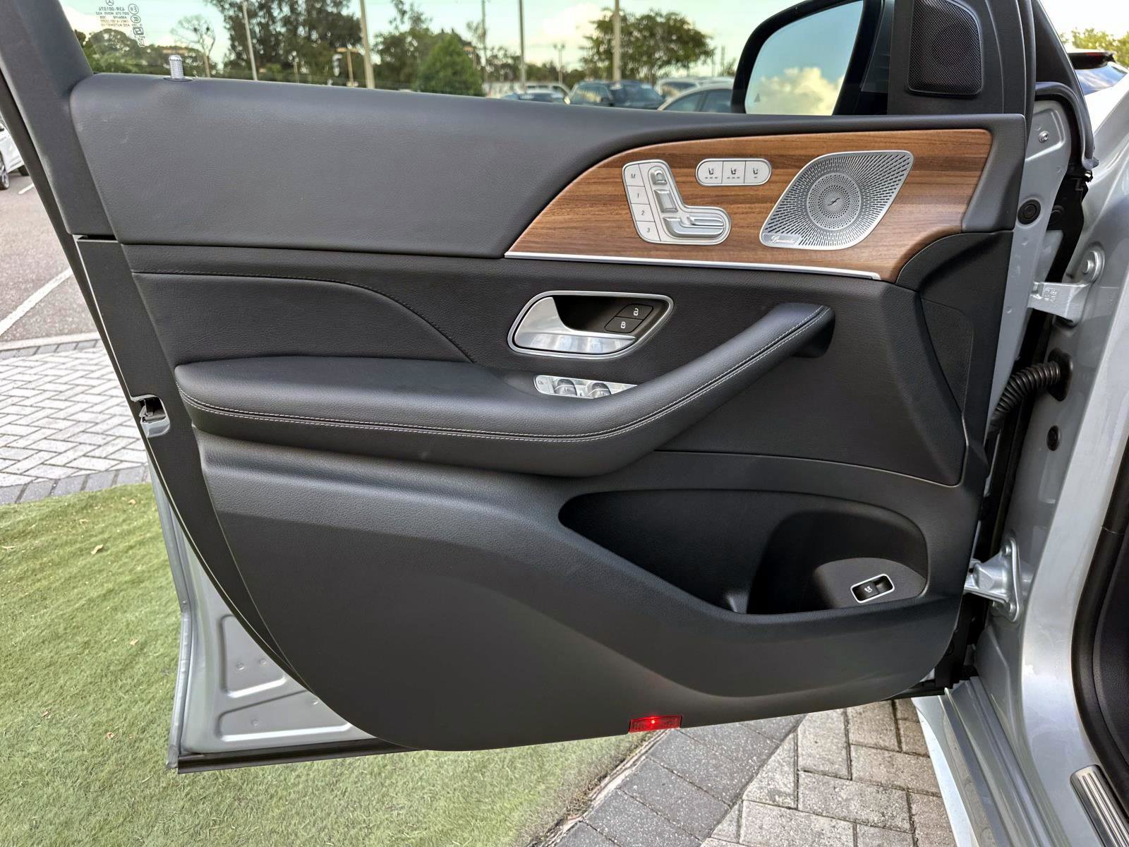 Certified 2025 Mercedes-Benz GLS 450 4MATIC image 17