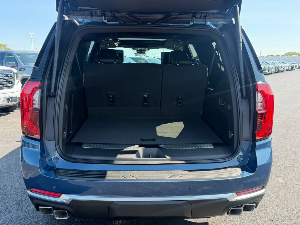 New 2026 GMC Yukon XL Denali w/ Denali Reserve Package AWD/4WD image 11