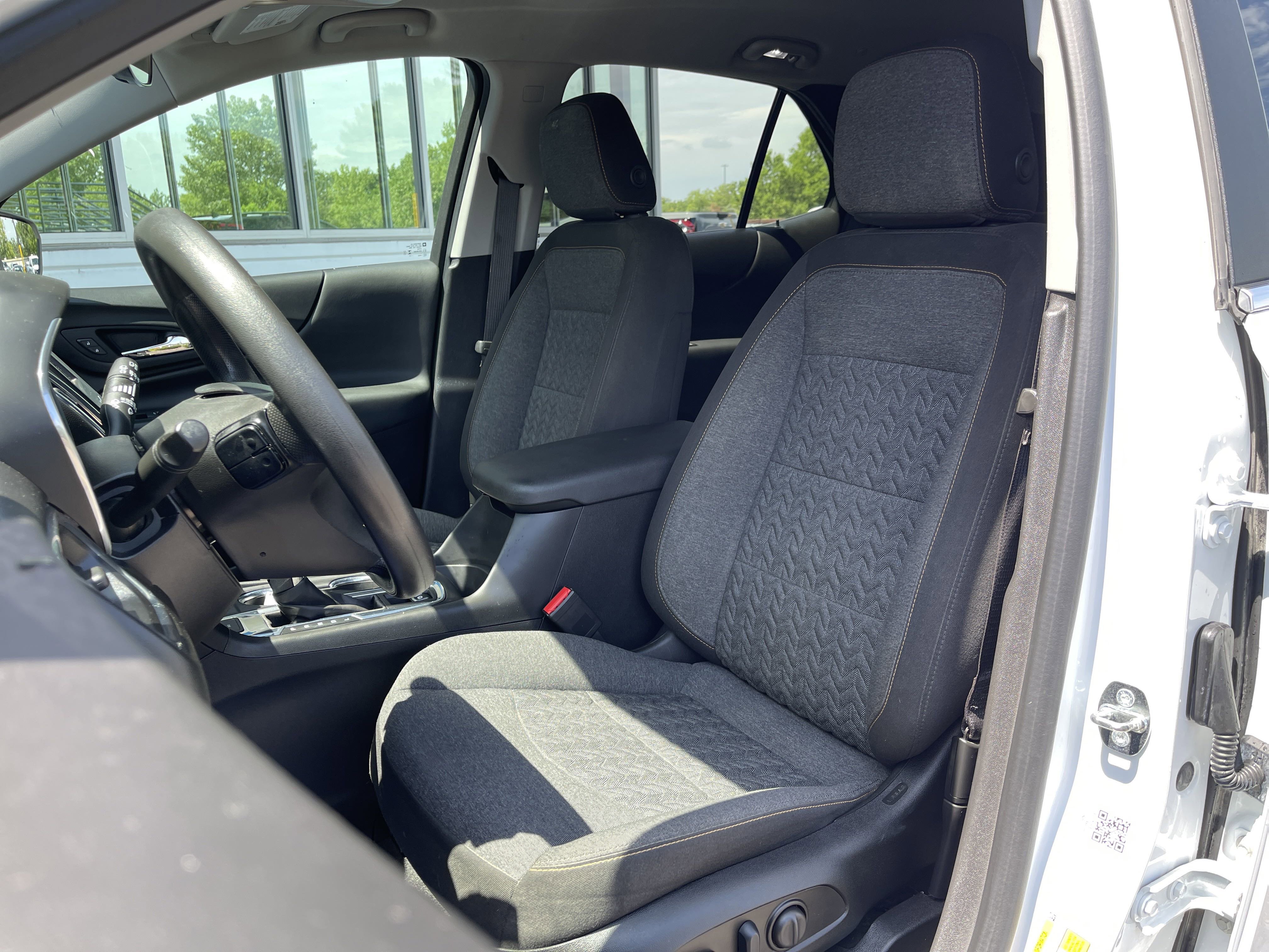 Used 2023 Chevrolet Equinox LT image 15