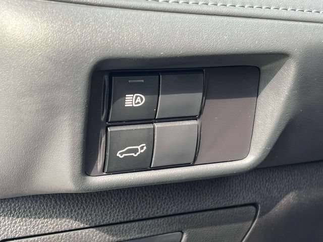 Used 2022 Toyota Highlander XLE AWD/4WD image 23