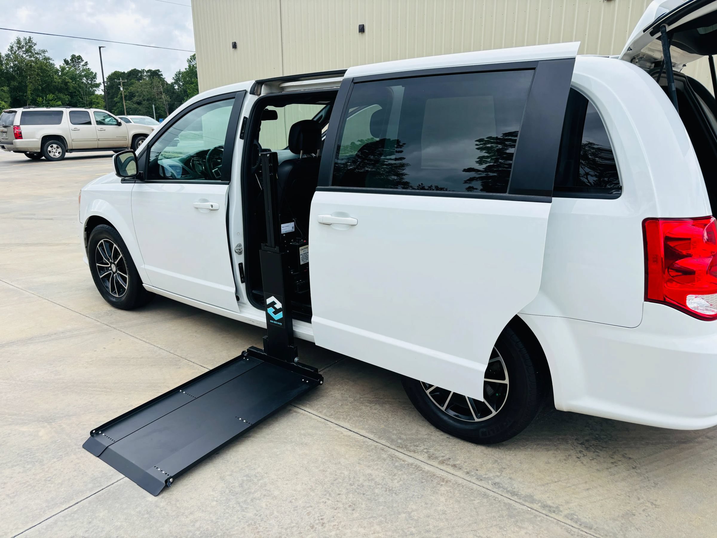 Used 2019 Dodge Grand Caravan GT FWD image 1