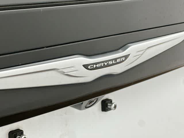 Used 2022 Chrysler Voyager LX FWD image 29