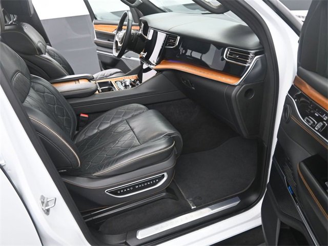 Used 2024 Jeep Grand Wagoneer L Series III image 19