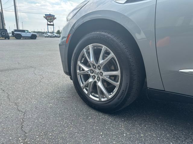 Used 2023 Buick Enclave Premium image 22