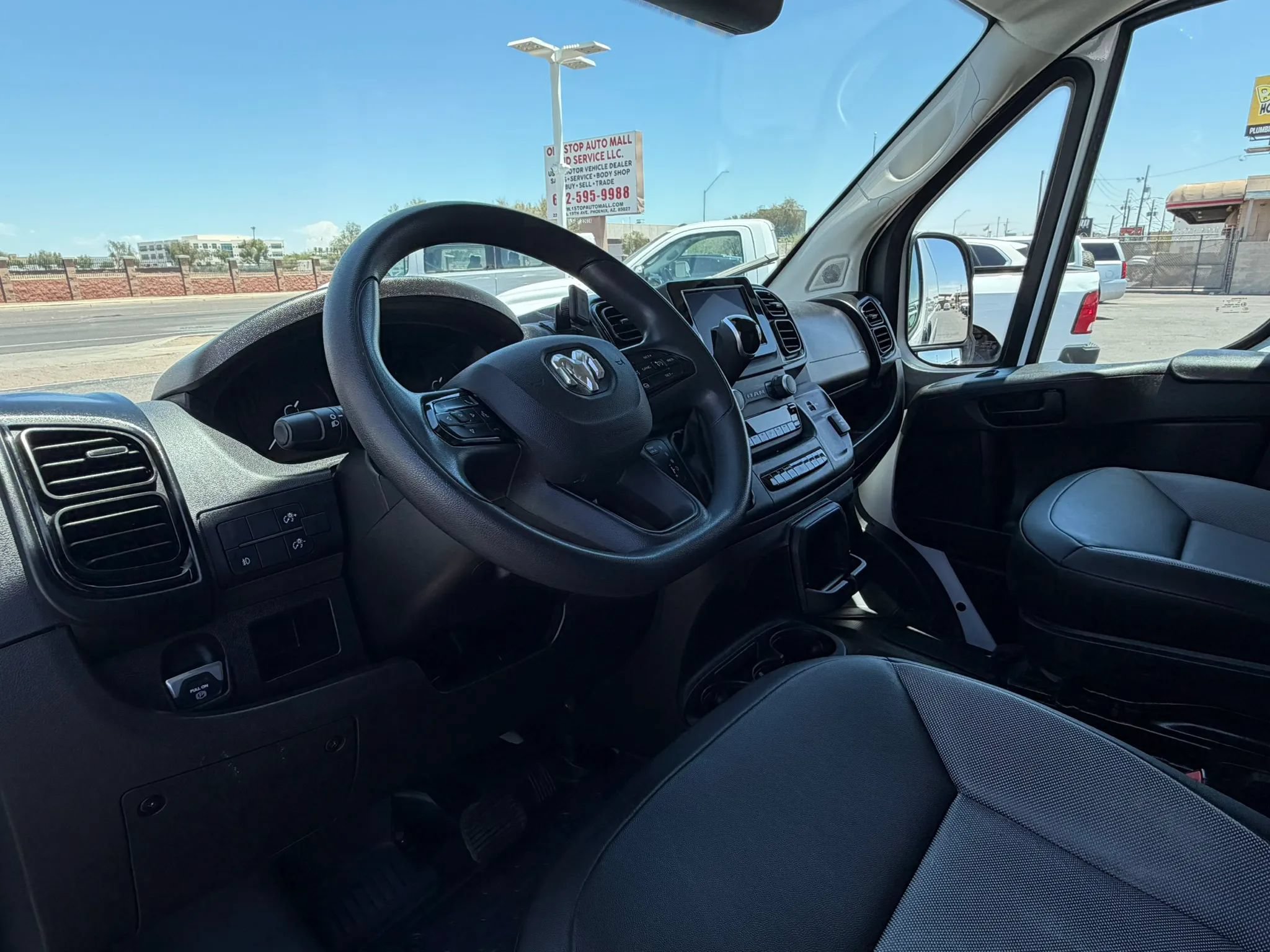 Used 2025 RAM ProMaster 2500 w/ Convenience Group FWD image 12