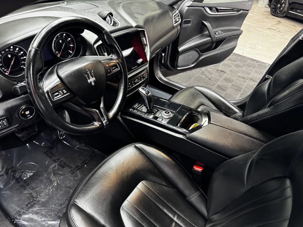 Used 2021 Maserati Ghibli S image 33