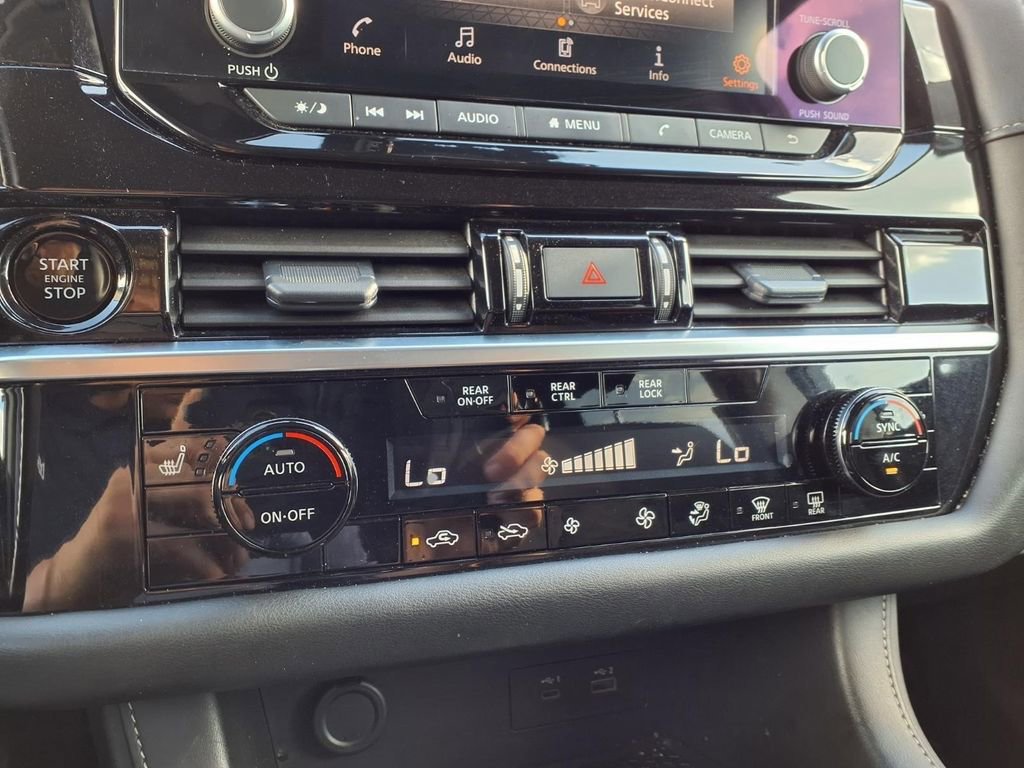 Used 2025 Nissan Pathfinder SV AWD/4WD image 9