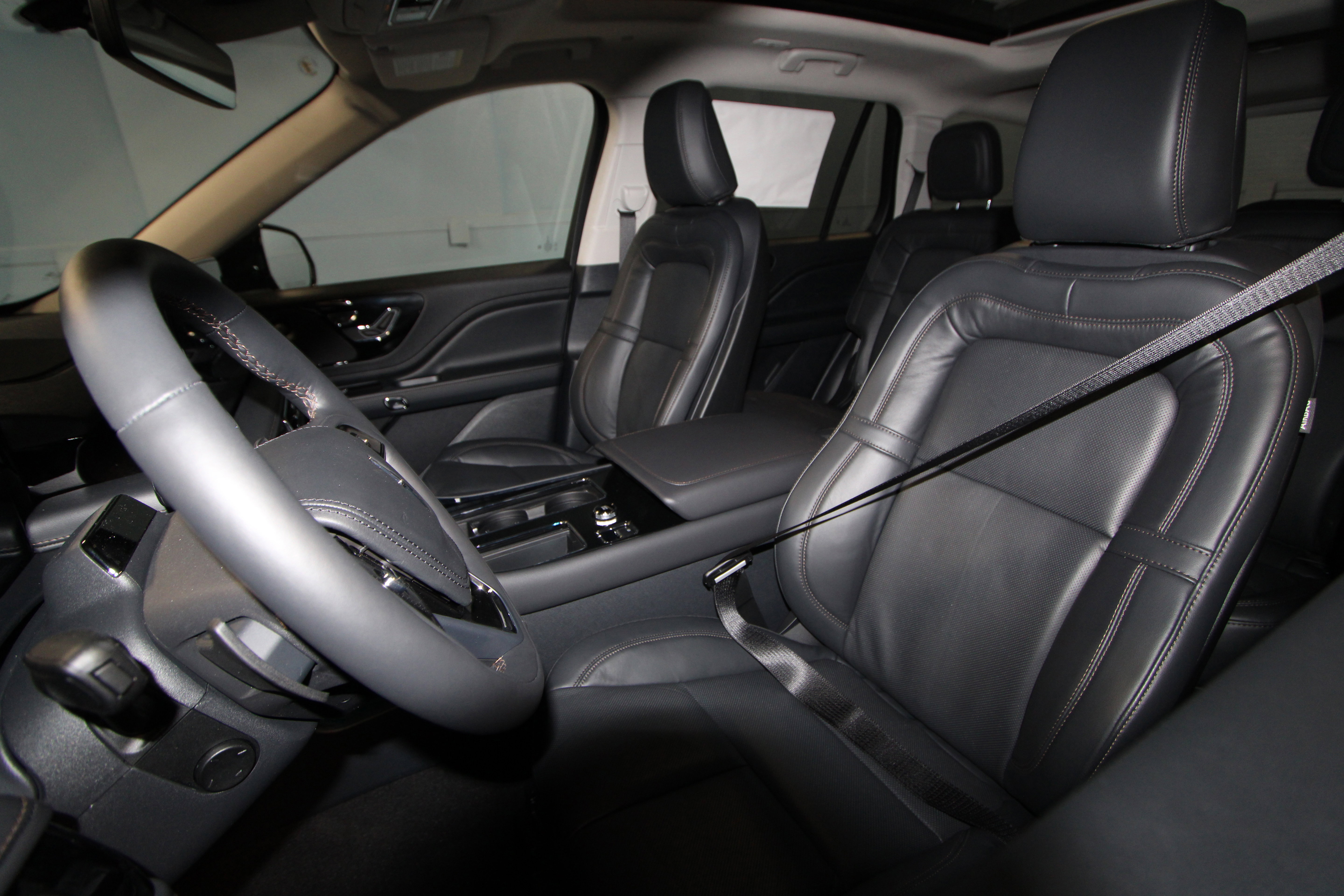 New 2026 Lincoln Aviator Reserve image 3