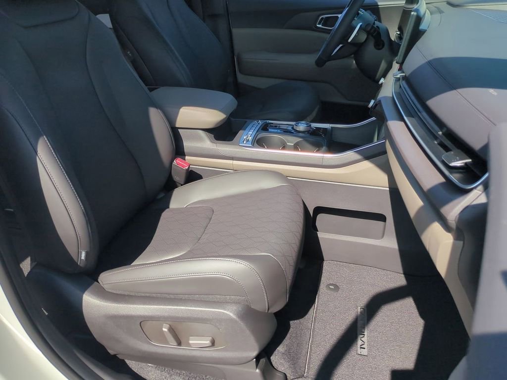 New 2026 Kia Carnival SX FWD image 28