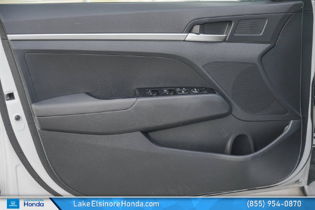 Used 2020 Hyundai Elantra SE w/ Cargo Package (C1) FWD image 13