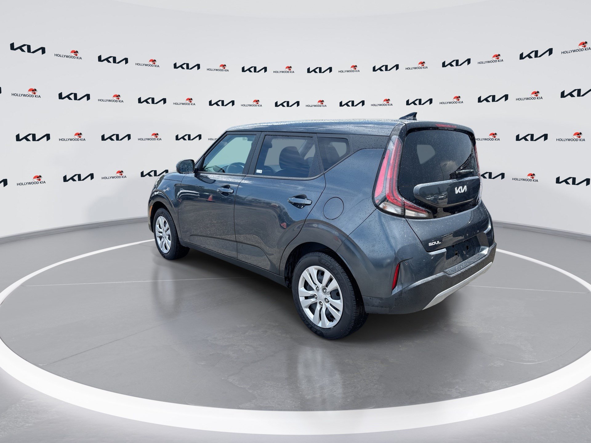 Used 2025 Kia Soul LX FWD image 6