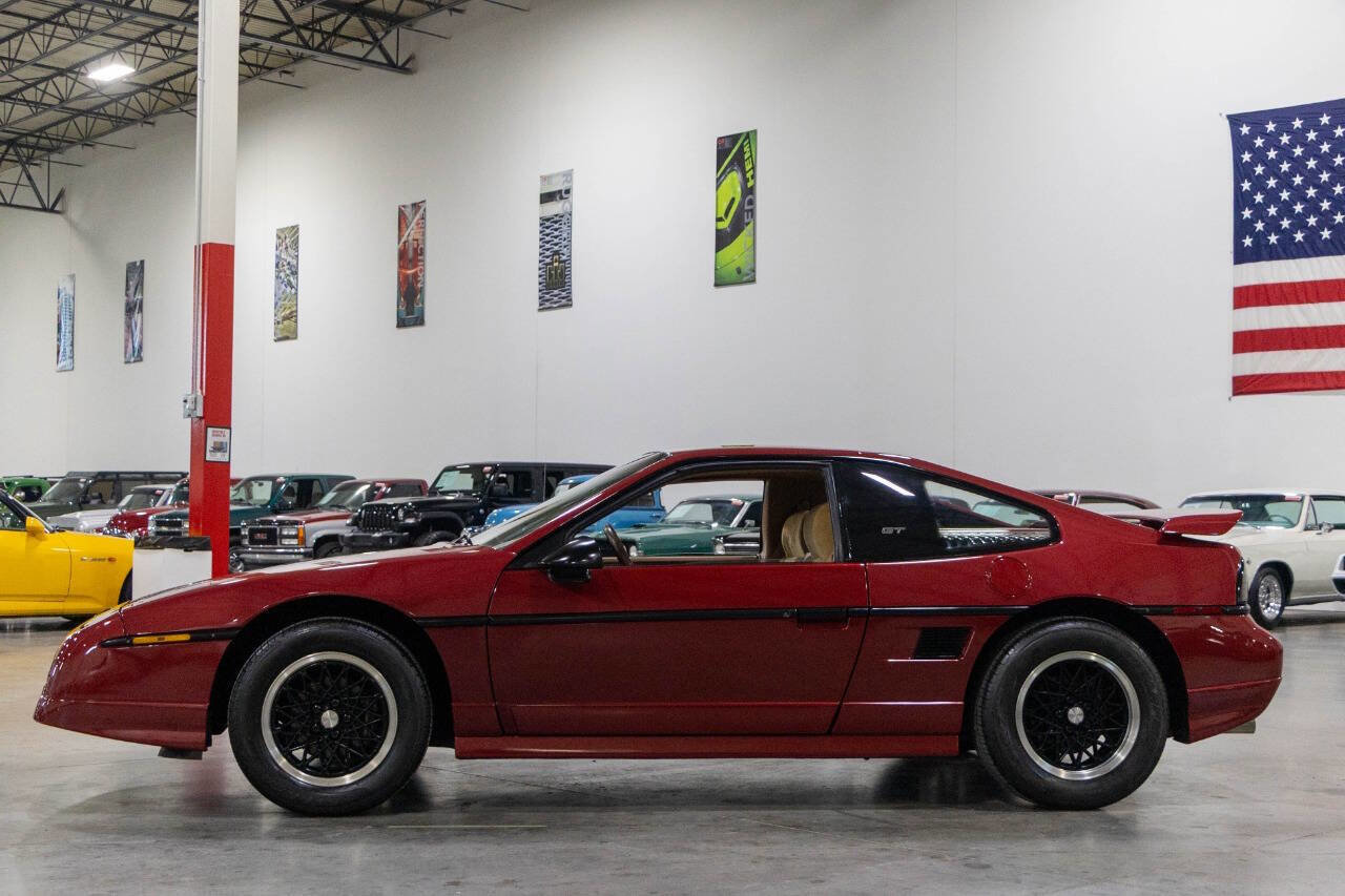 Used 1988 Pontiac Fiero GT image 3
