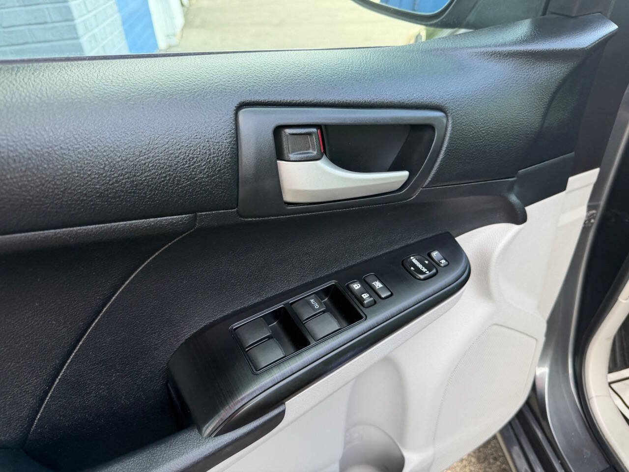 Used 2012 Toyota Camry LE w/ Preferred Accessory Pkg FWD image 29
