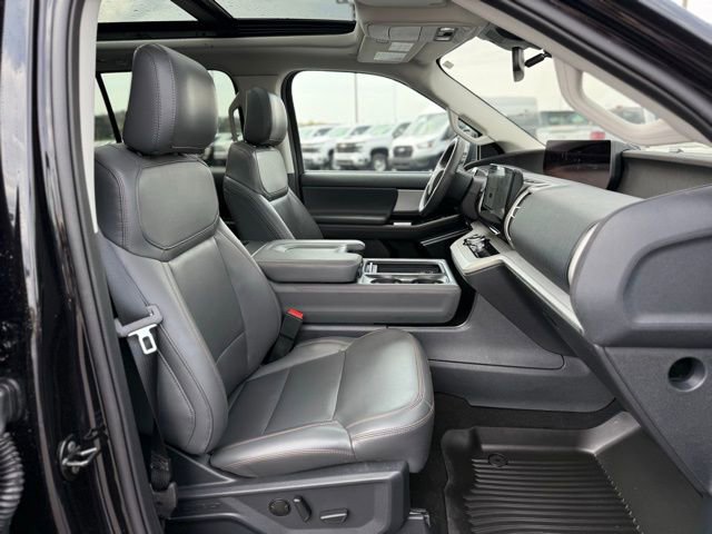 Used 2025 Ford Expedition Active AWD/4WD image 15