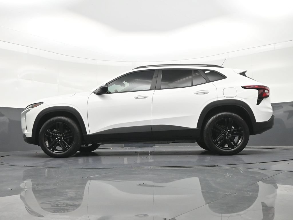 Used 2025 Chevrolet Trax ACTIV w/ Sunroof Package FWD image 26