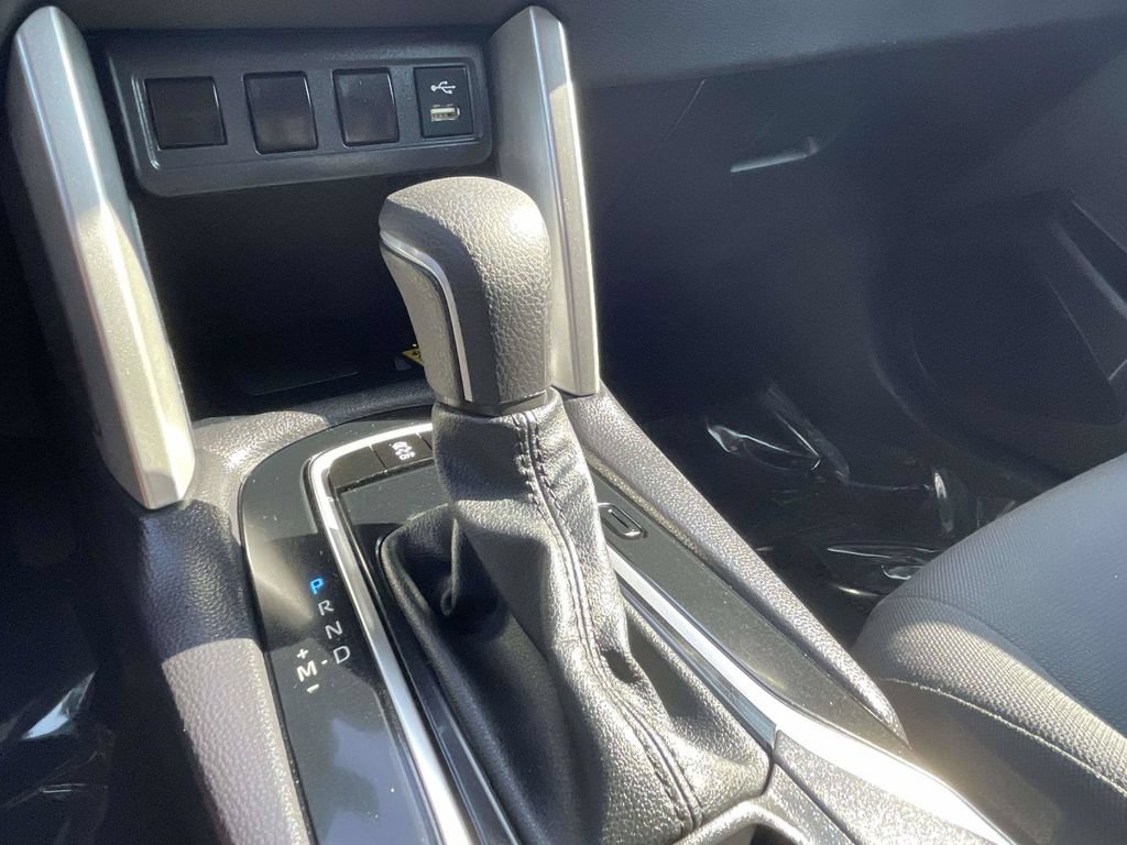 Used 2022 Toyota Corolla Cross LE AWD/4WD image 40